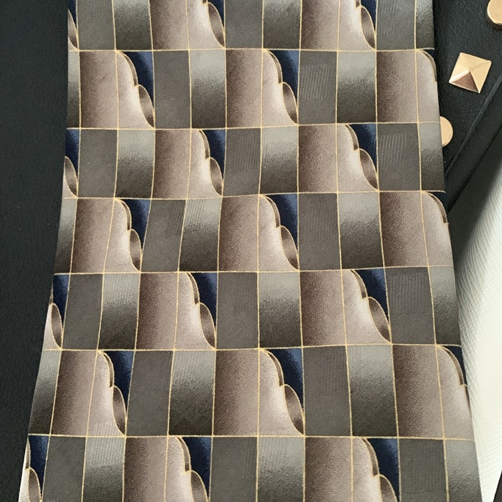 Pierre Cardin 100% Silk Tie 59" EUC Geometric Abstract Wave design 59" - Picture 2 of 9